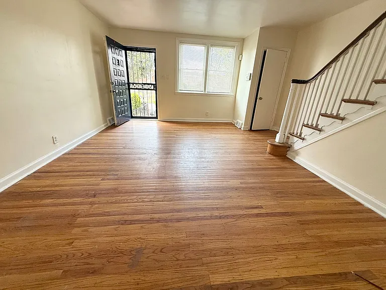 639 Adams Ave — Photo 3