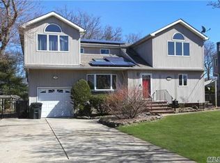 1173 Namdac Ave, Bay Shore, NY 11706