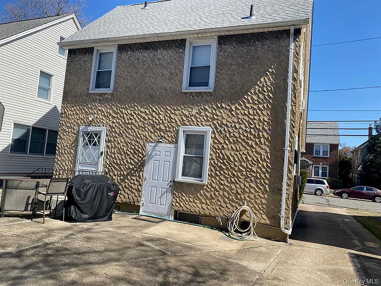 202 Park Ave — Photo 11