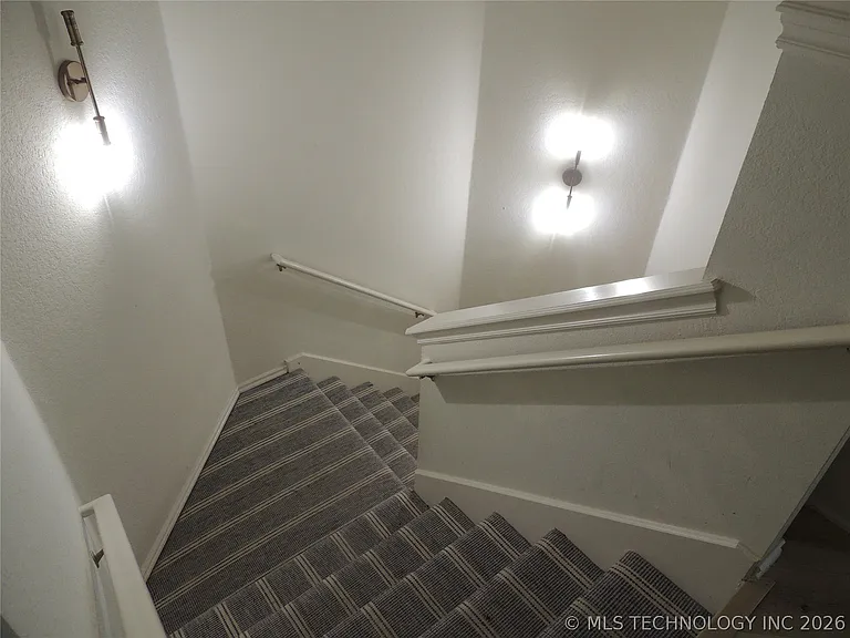 4416 W Indianola St — Photo 60