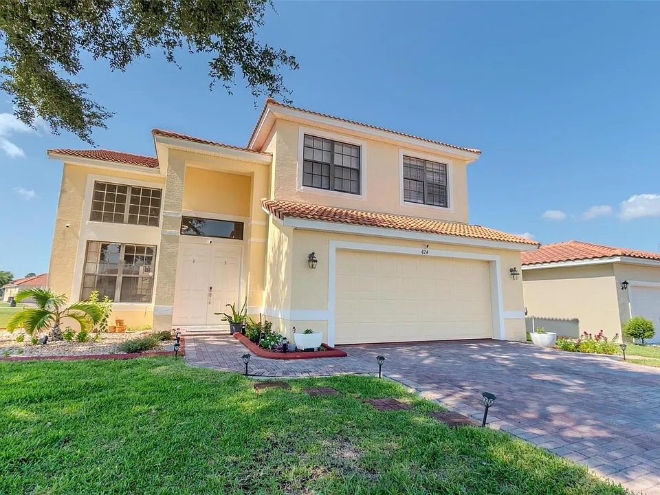 424 Cinnamon Dr