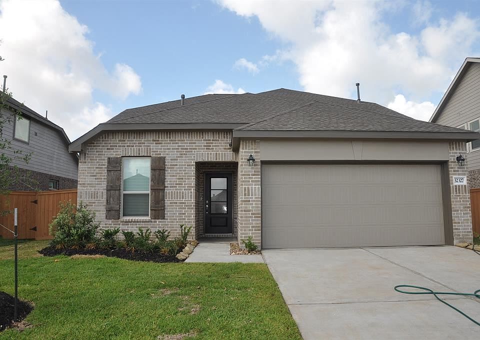 1st image of 32327 Melbrook Dr