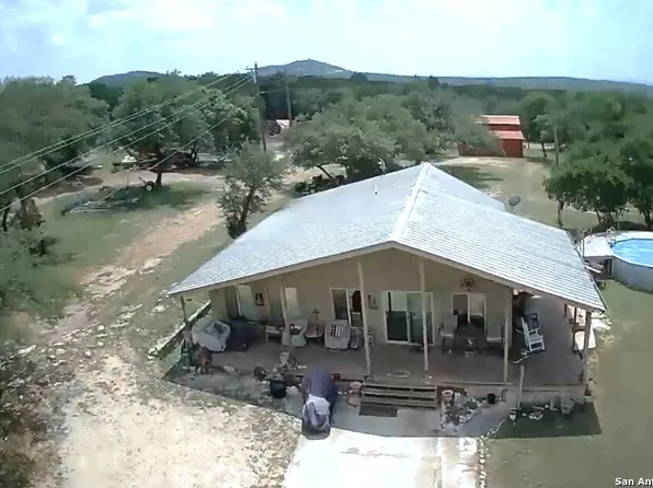 2485 Bump Gate, Pipe Creek, TX 78063
