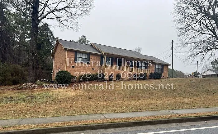 2 bed, 1.0 bath, 966 sqft, $1,250 — Photo 1