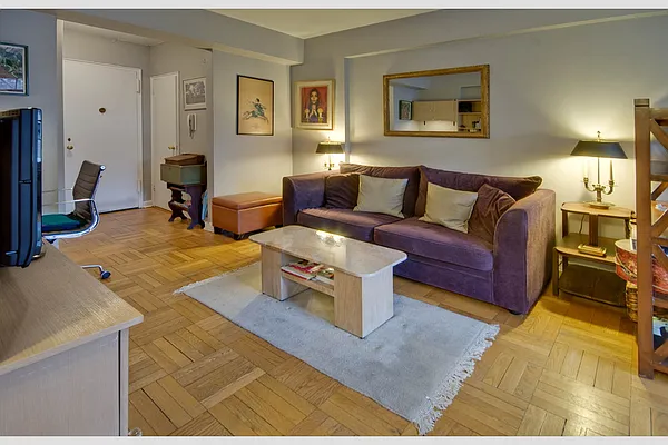 Sold by Stribling | media 22