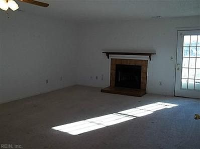 5th image of 3095 Glastonbury Dr