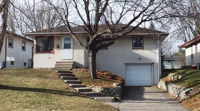 1st image of 1122 8th Ave S