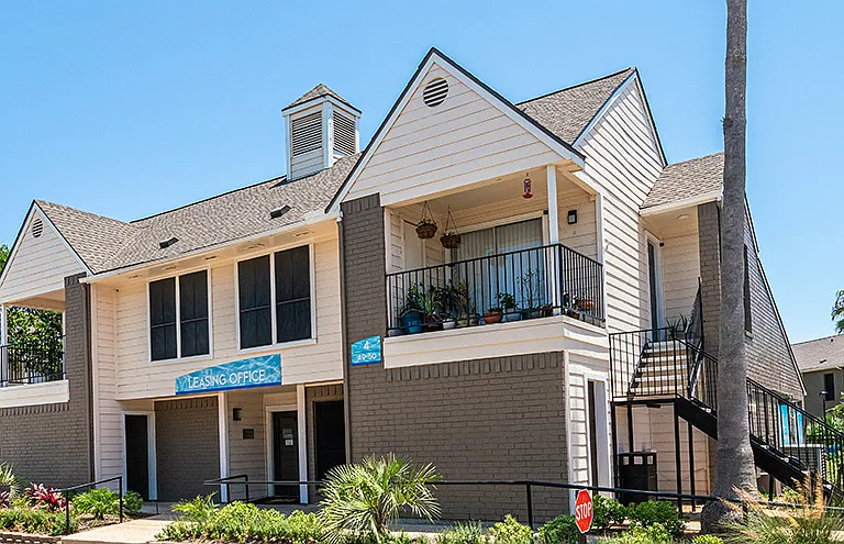 Captain's Landing Apartments — Photo 37