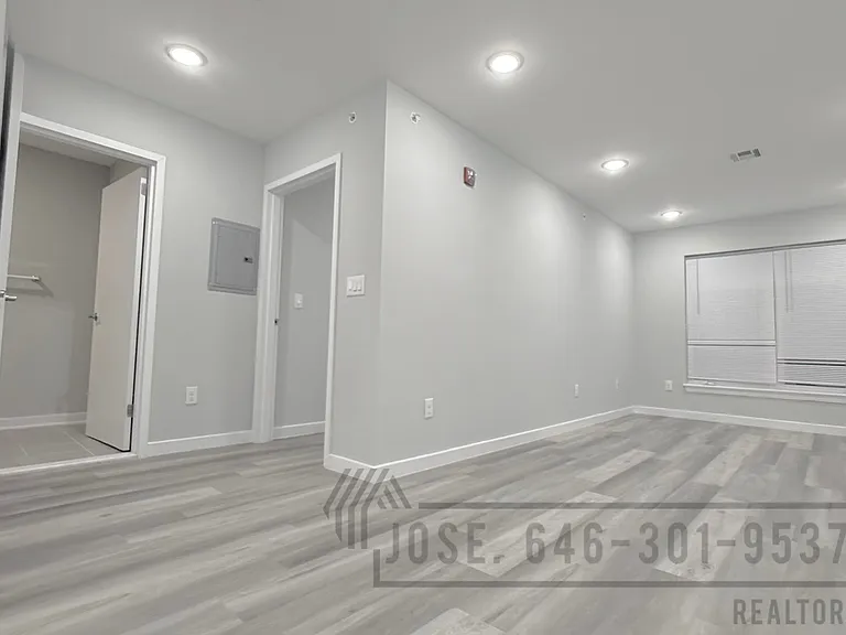 204 Rosa Parks Blvd #101 — Photo 3