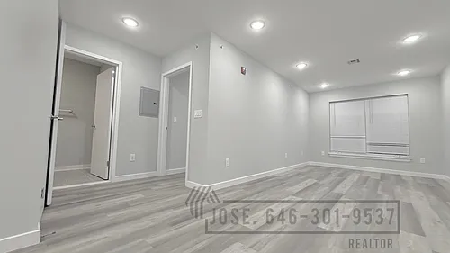 204 Rosa Parks Blvd Photo 1