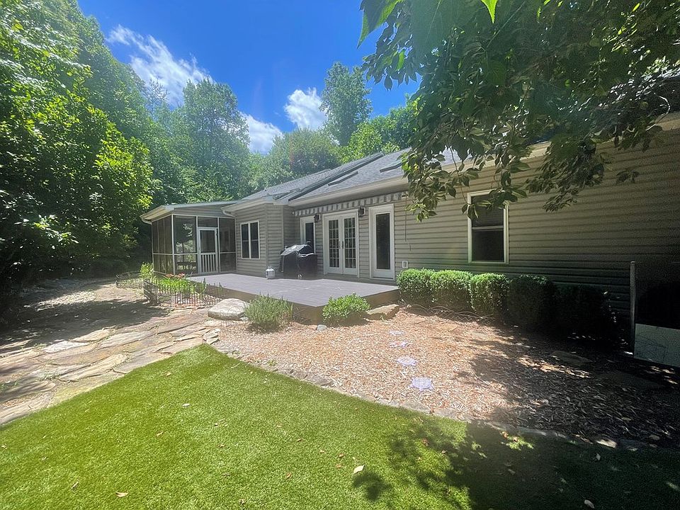 2nd image of 74 Springbrook Ln
