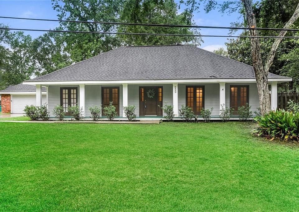 1st image of 224 Evergreen Dr