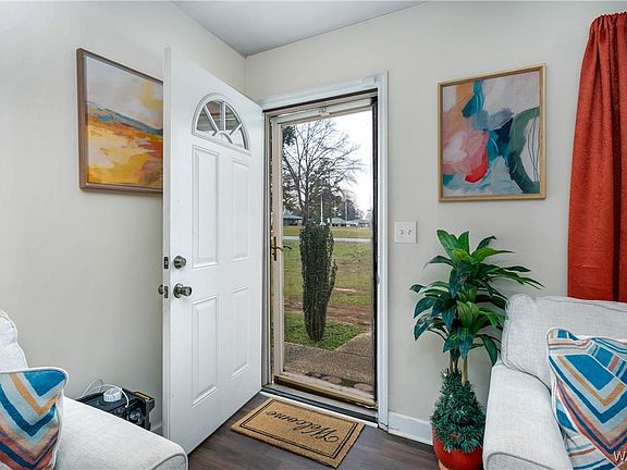 4th image of 2803 Deerfield Ln