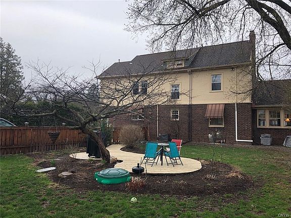 4th image of 307 Sedgwick Dr
