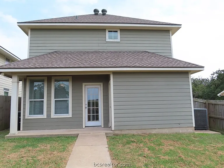 4115 McFarland Dr — Photo 4