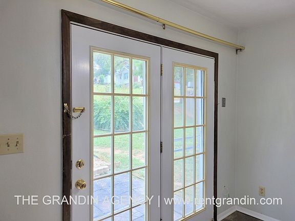 3rd image of 103 W Augusta Ave #103