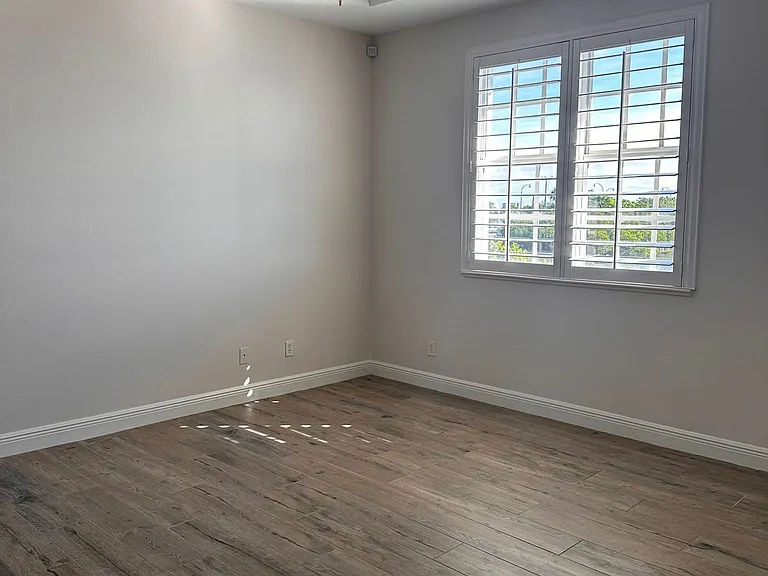 3702 NE Indian River Dr #201 — Photo 7