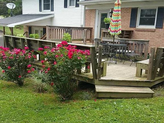 2nd image of 509 Rose Ave