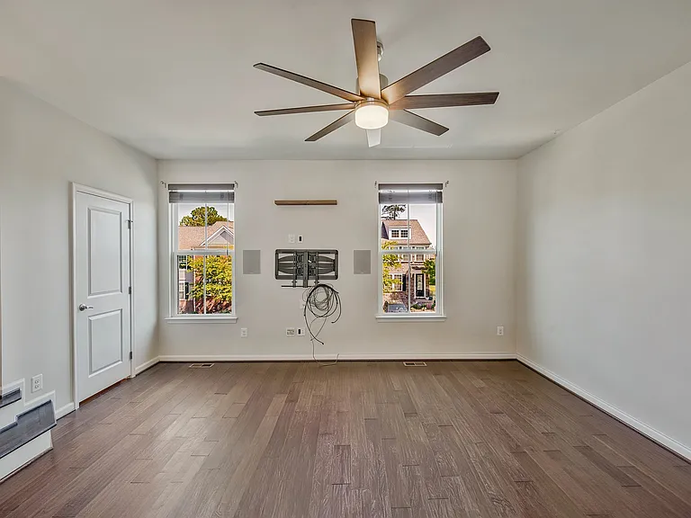 10711 Hinton Way — Photo 13