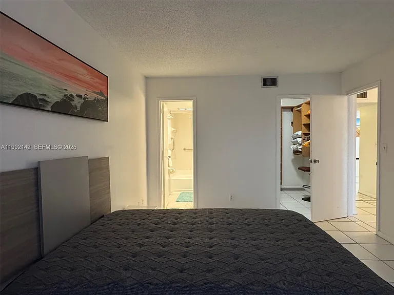 2200 E Hallandale Beach Blvd #605 — Photo 5