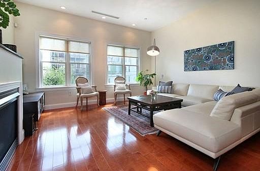 5th image of 655 E 2nd St Unit 107