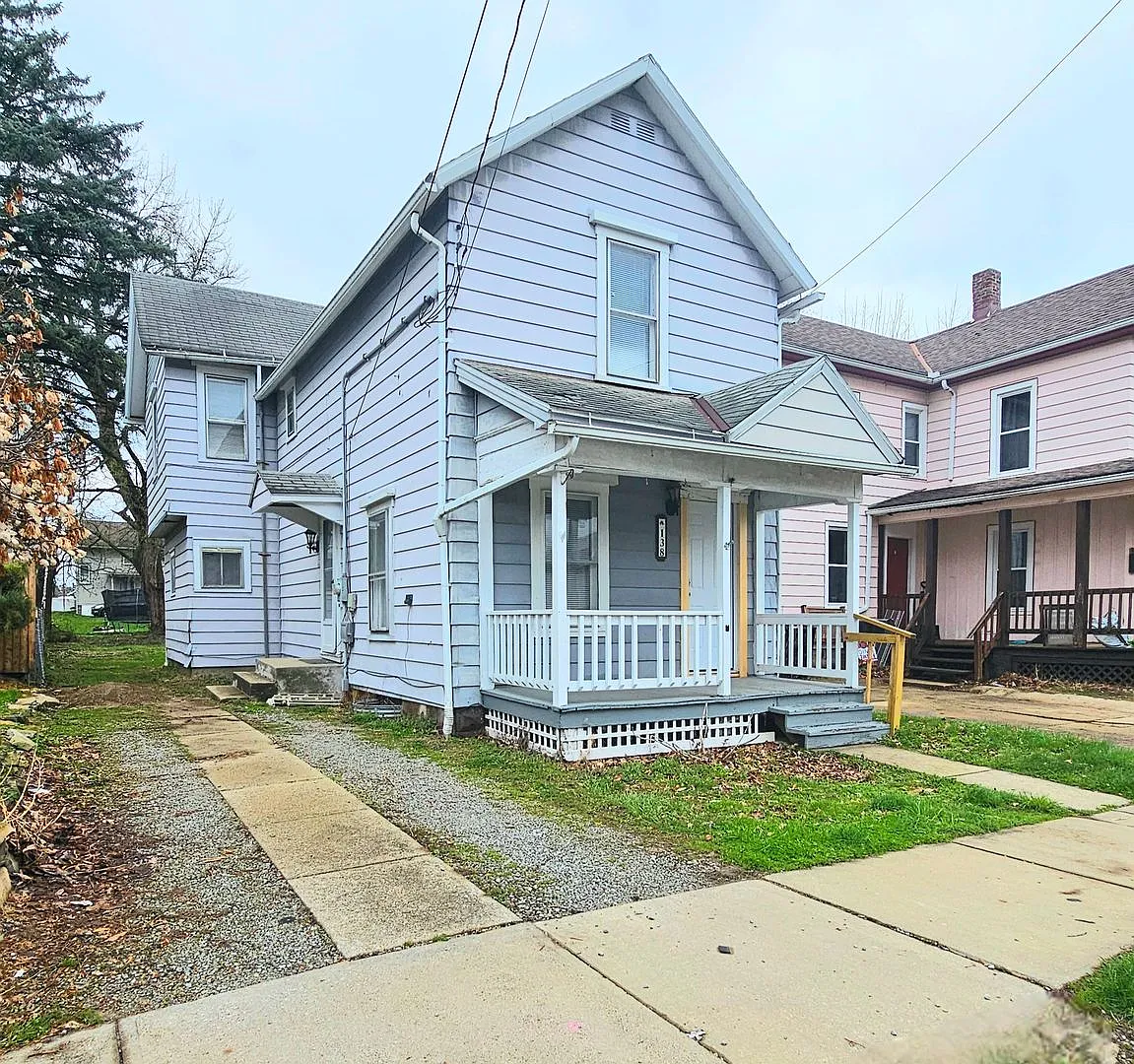 Welcome To This Charming 3-Bedroom 2 Bathroom House In Mansfield, Oh!! (No Metero) — Photo 1