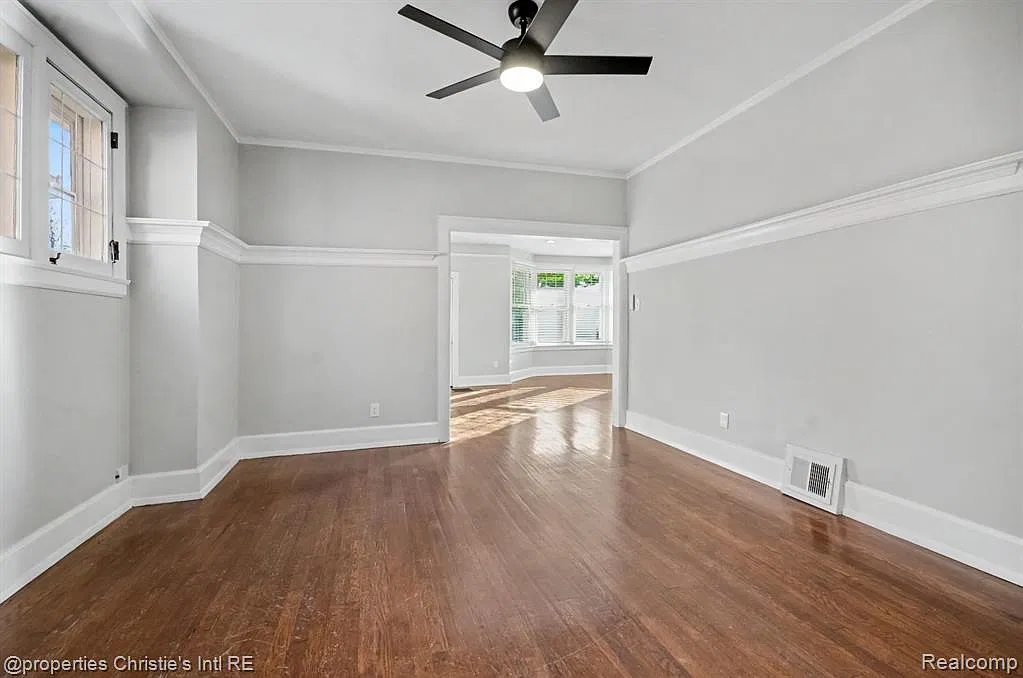 3 bed, 1.0 bath, 1500 sqft, $2,200 — Photo 4