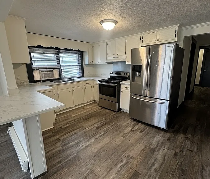 1417 W Bank St — Photo 4