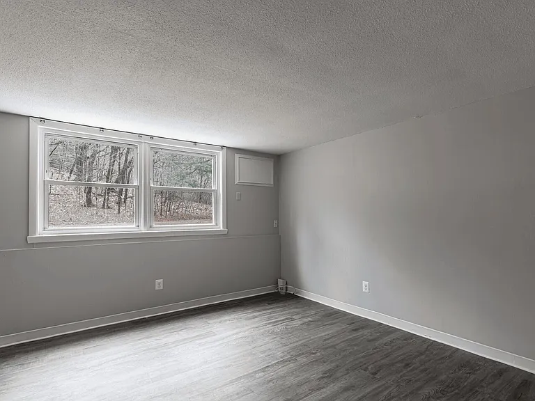 Cliffside Apartments — Photo 20