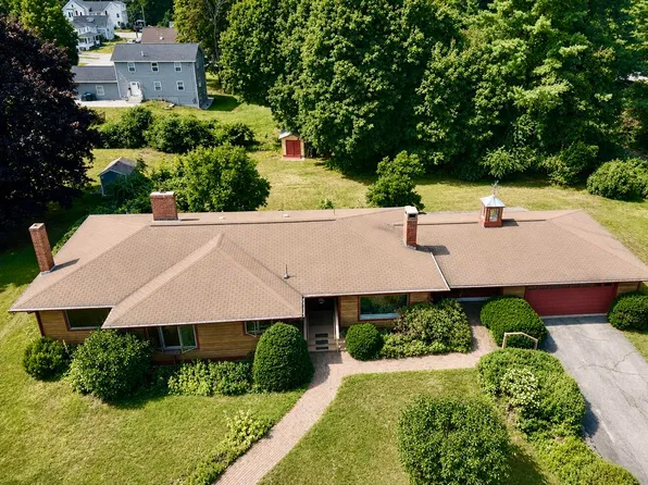 10 Barkley Avenue, Auburn, ME 04210
