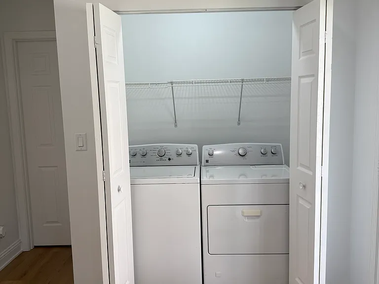 526 Ledochowski St — Photo 14