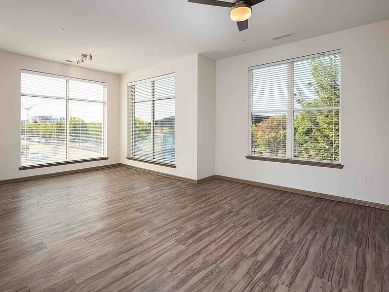 Parkside Apartments — Photo 37