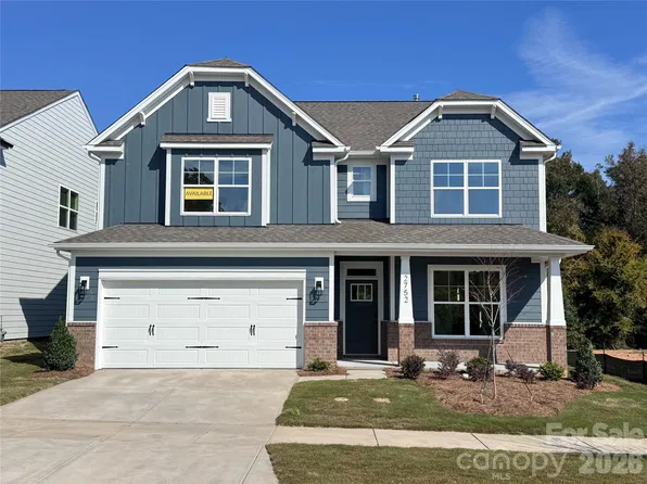 2752 Ashton Park Ln, Monroe, NC 28110