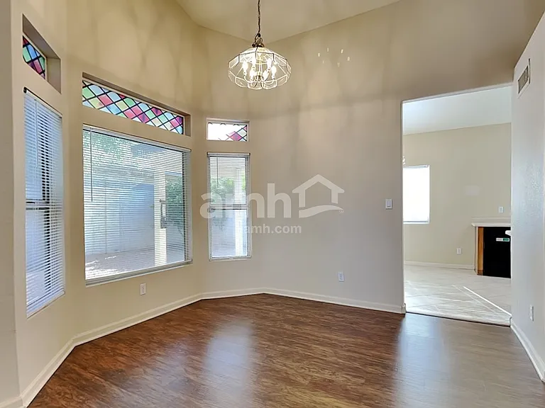 233 W Verano Pl — Photo 6