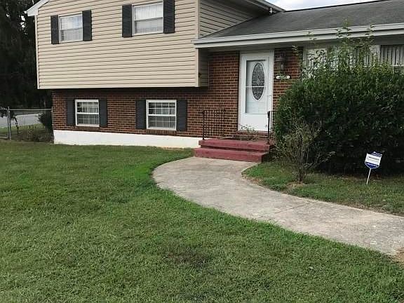 3rd image of 3769 Troutland Ave NW