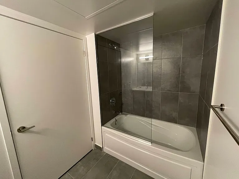 60 Shuter St #905A — Photo 5