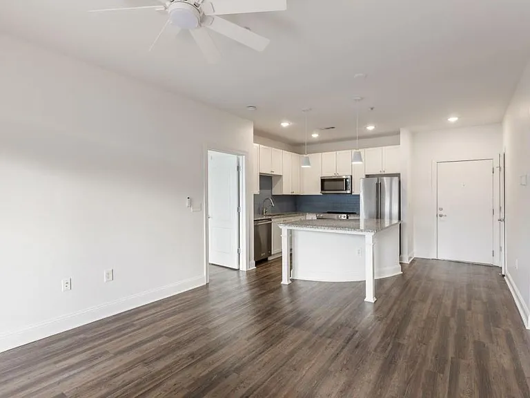 840 United Ave SE #415 — Photo 9