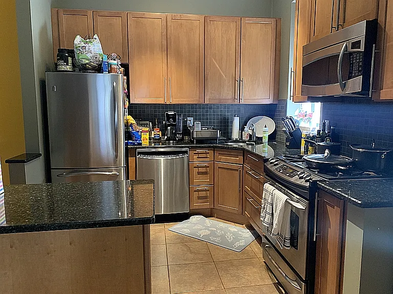 1110 Clinton St — Photo 1