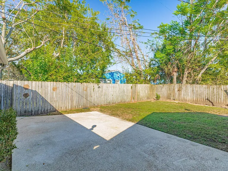 114 Tarpon Ave — Photo 8