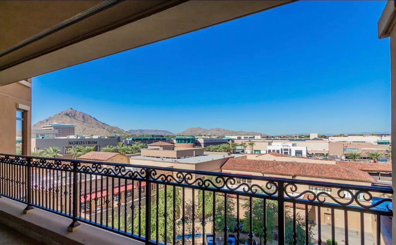 2 bed, 2.5 bath, 2265 sqft, $8,000 — Photo 1