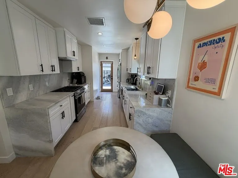 1768 S Fairfax Ave — Photo 13