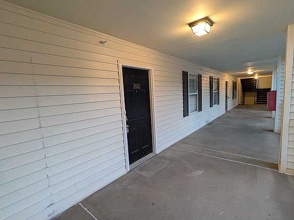 3rd image of 1851 Trailwood Heights Ln #212-A