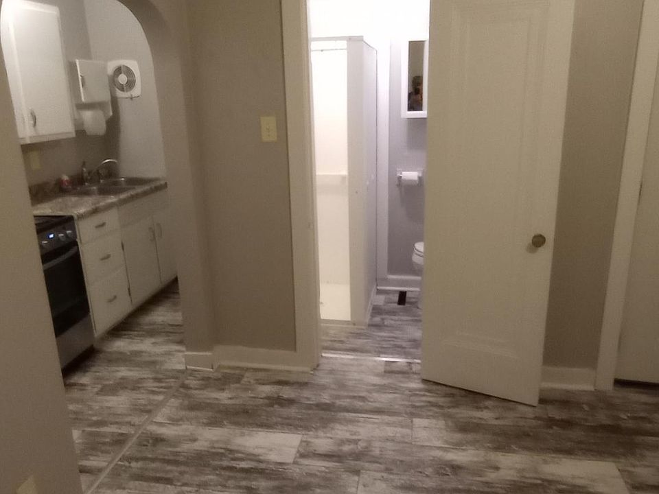 1st image of 944 Herman St APT 1