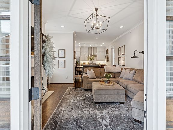 4th image of 3304C Hobbs Rd