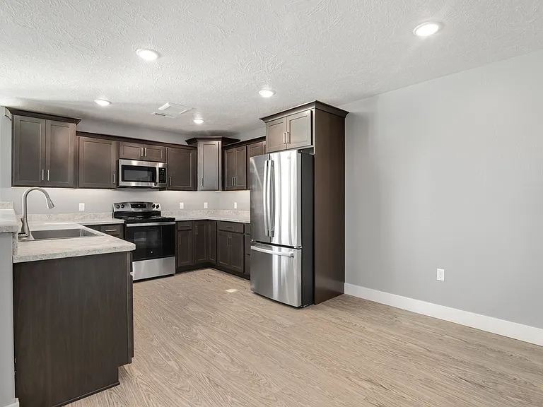 124 42nd Ave NE #3 — Photo 12