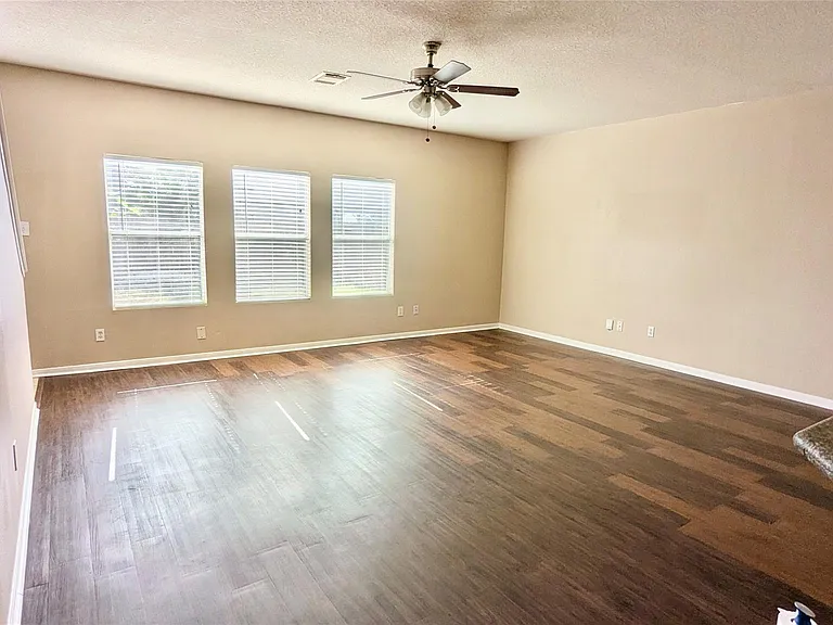 15423 Fir Woods Ln — Photo 4