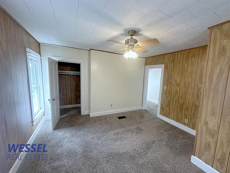902 N Vernon St — Photo 6