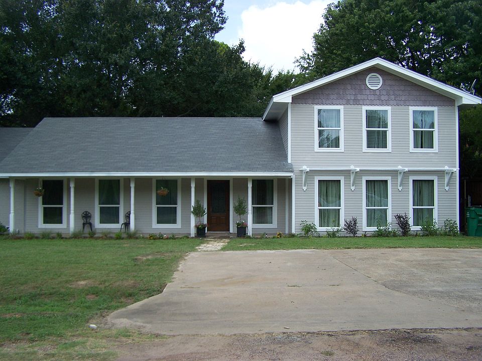 1st image of 815 Southwood Ln