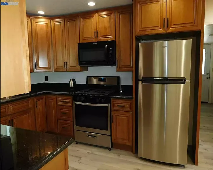 1774 Bancroft Ave — Photo 12