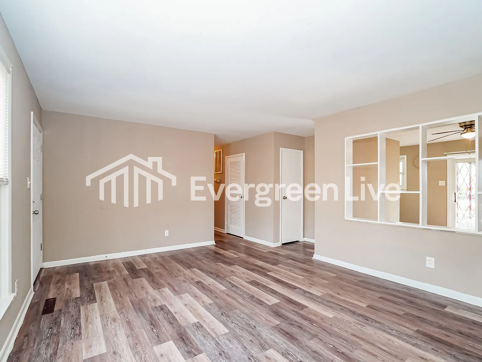 3 bed, 1.5 bath, 1336 sqft, $1,595 — Photo 4